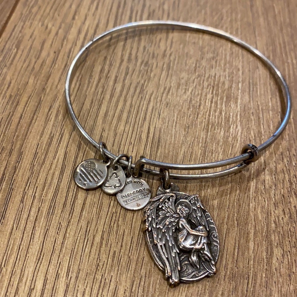 Guardian of Answers Bracelet